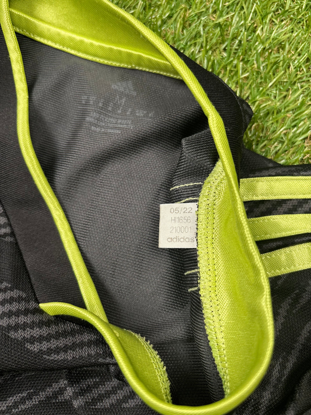 /-
